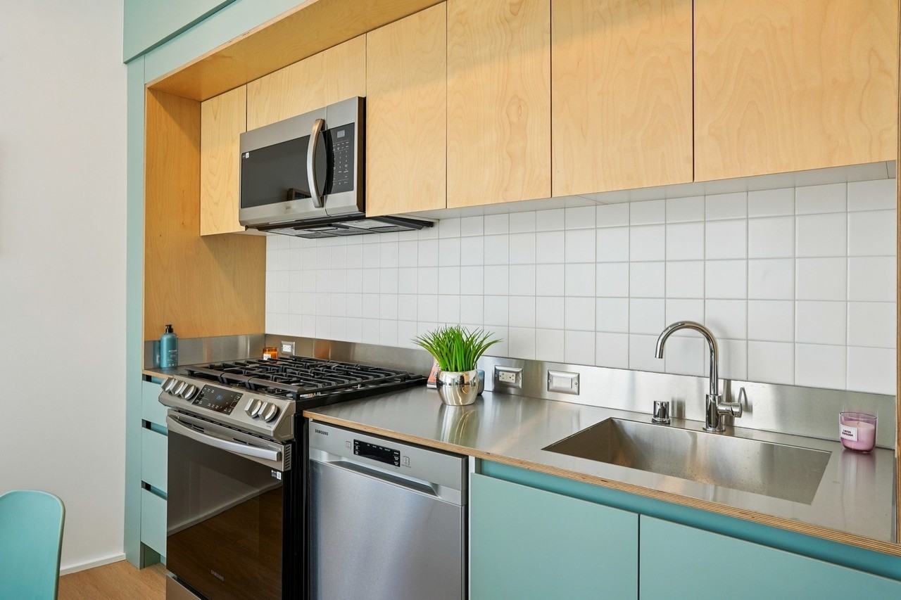 Comma Barrington Co-Living - Photo 4 of 28