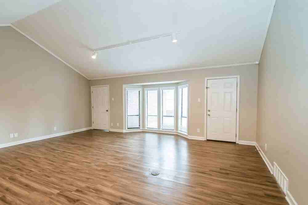 5481 Raleigh Lagrange Rd - Photo 3 of 17