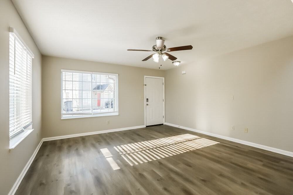 4615 Falcon Run Way - Photo 4 of 17