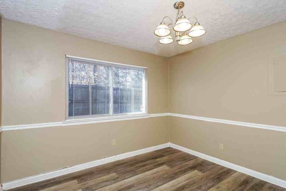 972 Pine Hollow Rd - Photo 6 of 16