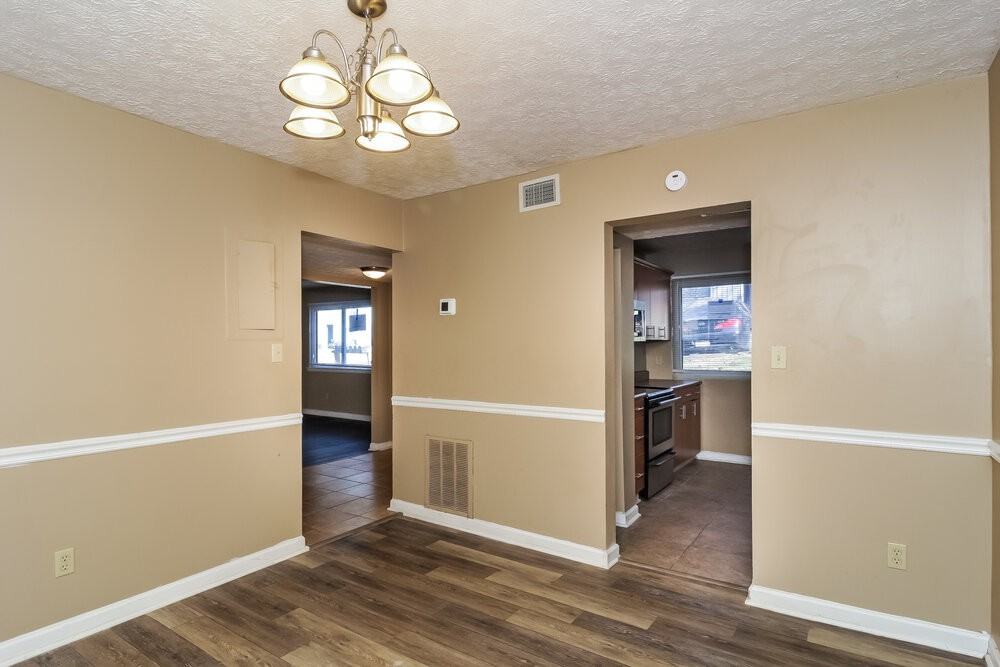 972 Pine Hollow Rd - Photo 7 of 16