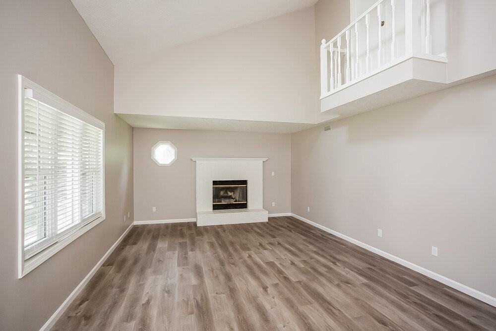 8460 Countryside Ct - Photo 5 of 17