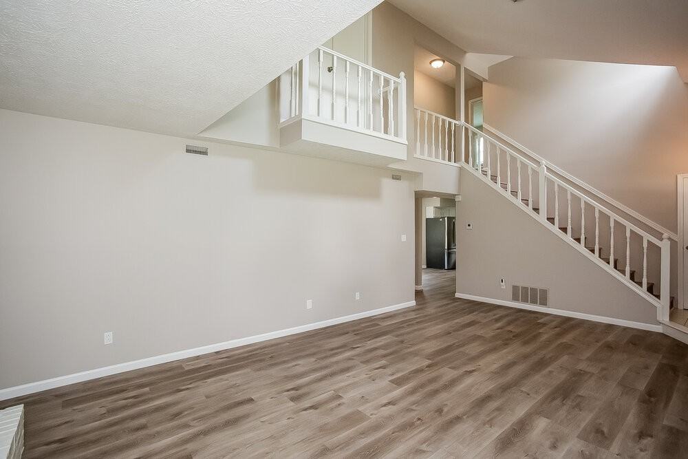 8460 Countryside Ct - Photo 6 of 17