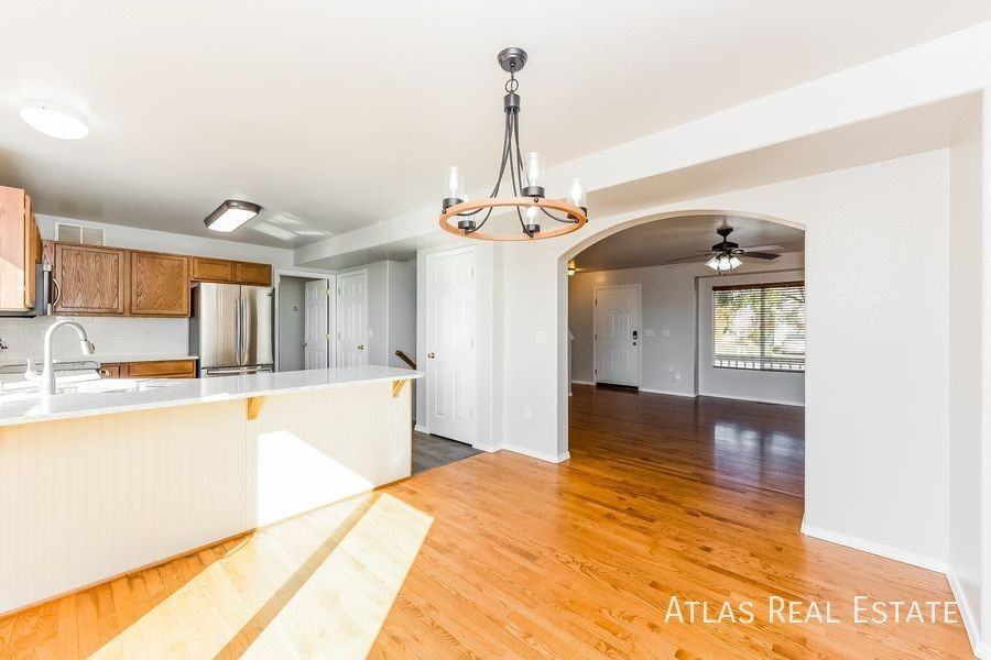 7335 Edgebrook Dr - Photo 4 of 21