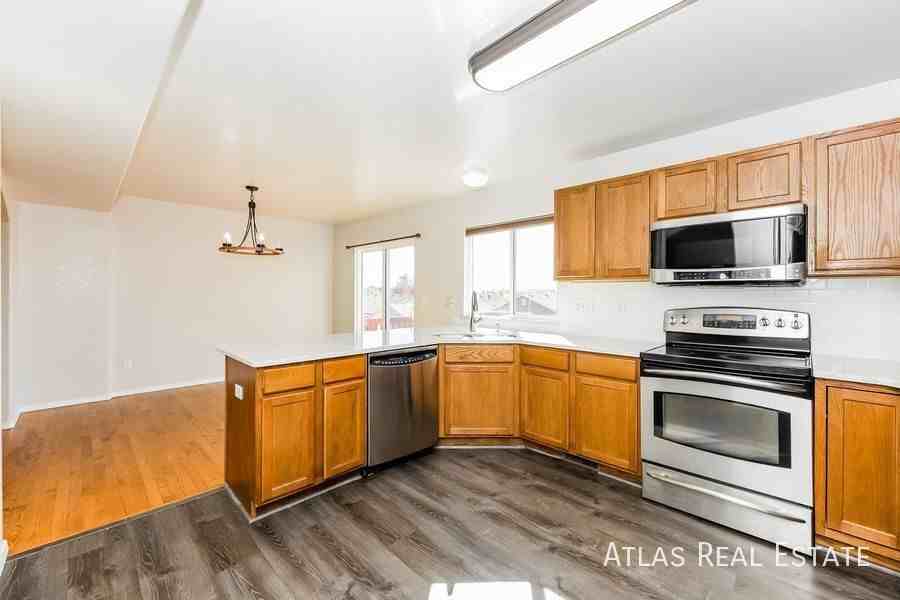 7335 Edgebrook Dr - Photo 5 of 21