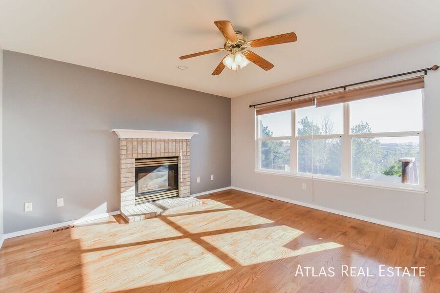 3055 Ellesmere Dr - Photo 3 of 20