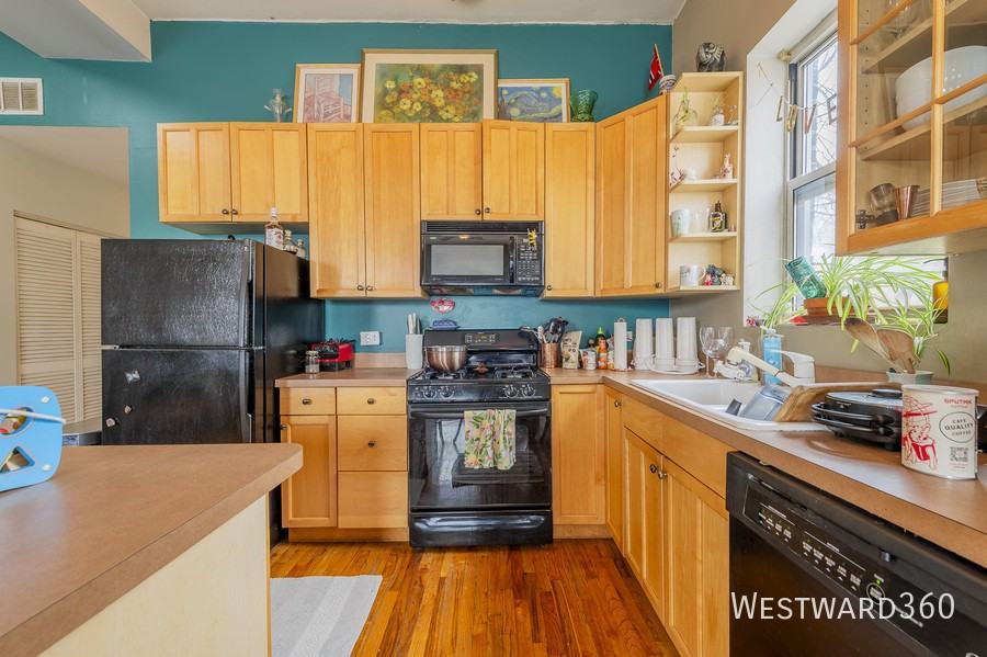 1350 W Augusta Blvd #3 - Photo 7 of 25