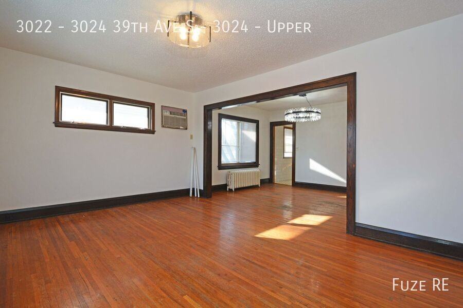 3022 - Photo 2 of 18