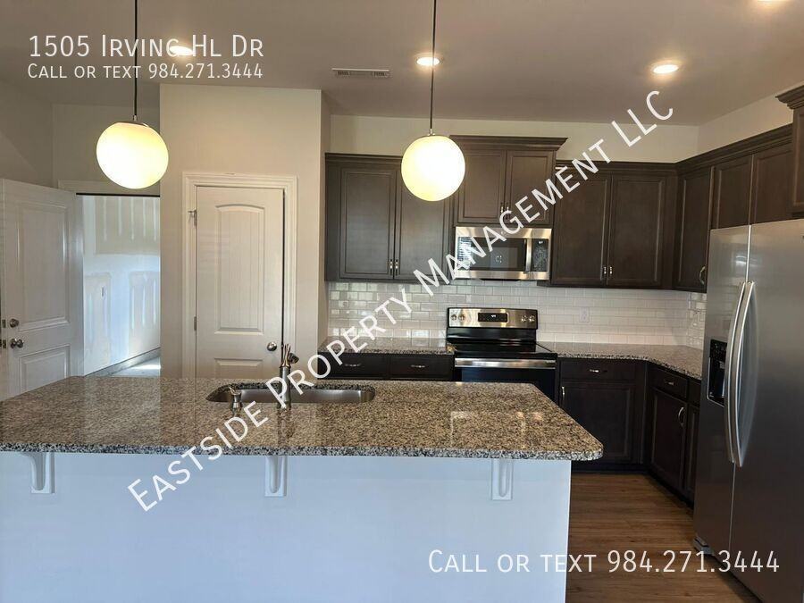 1505 Irving Hill Dr - Photo 2 of 19