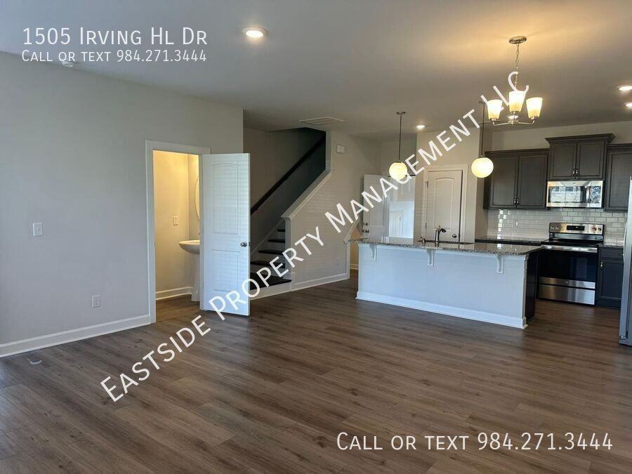 1505 Irving Hill Dr - Photo 4 of 19