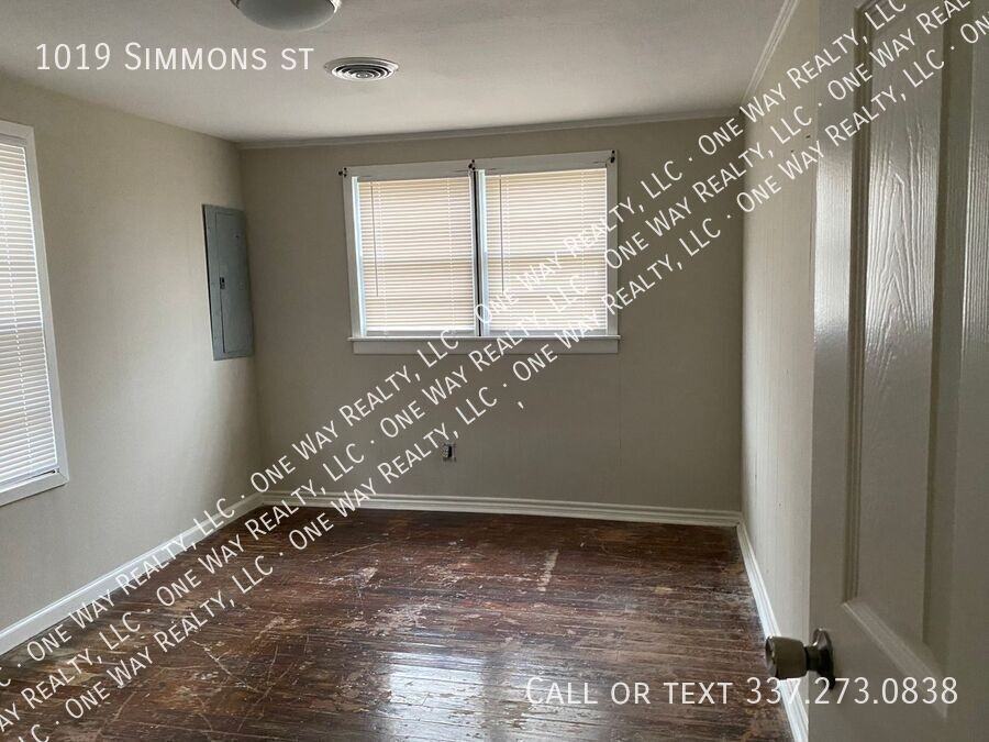 1019 Simmons St - Photo 3 of 14
