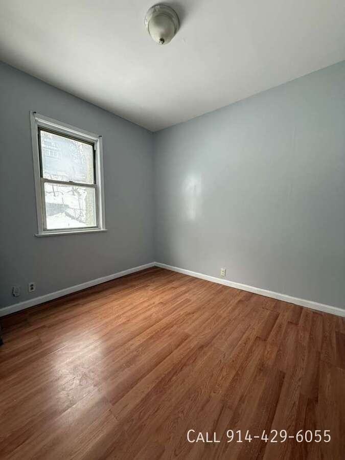 584 Warburton Ave #2 - Photo 5 of 7