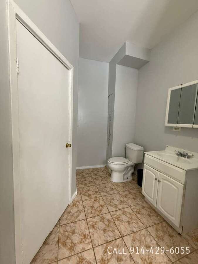 584 Warburton Ave #2 - Photo 6 of 7