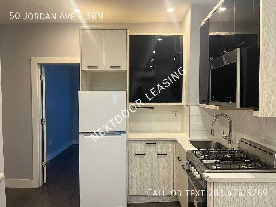 50 Jordan Ave #3RM - Photo 2 of 10