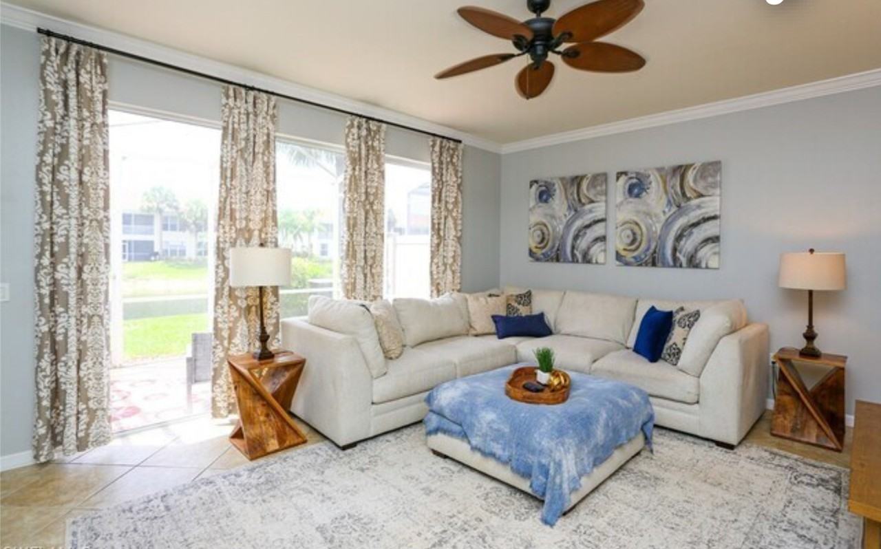 960 Hampton Circle - Photo 2 of 5