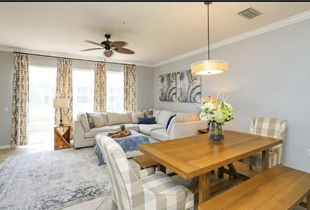 960 Hampton Circle - Photo 4 of 5