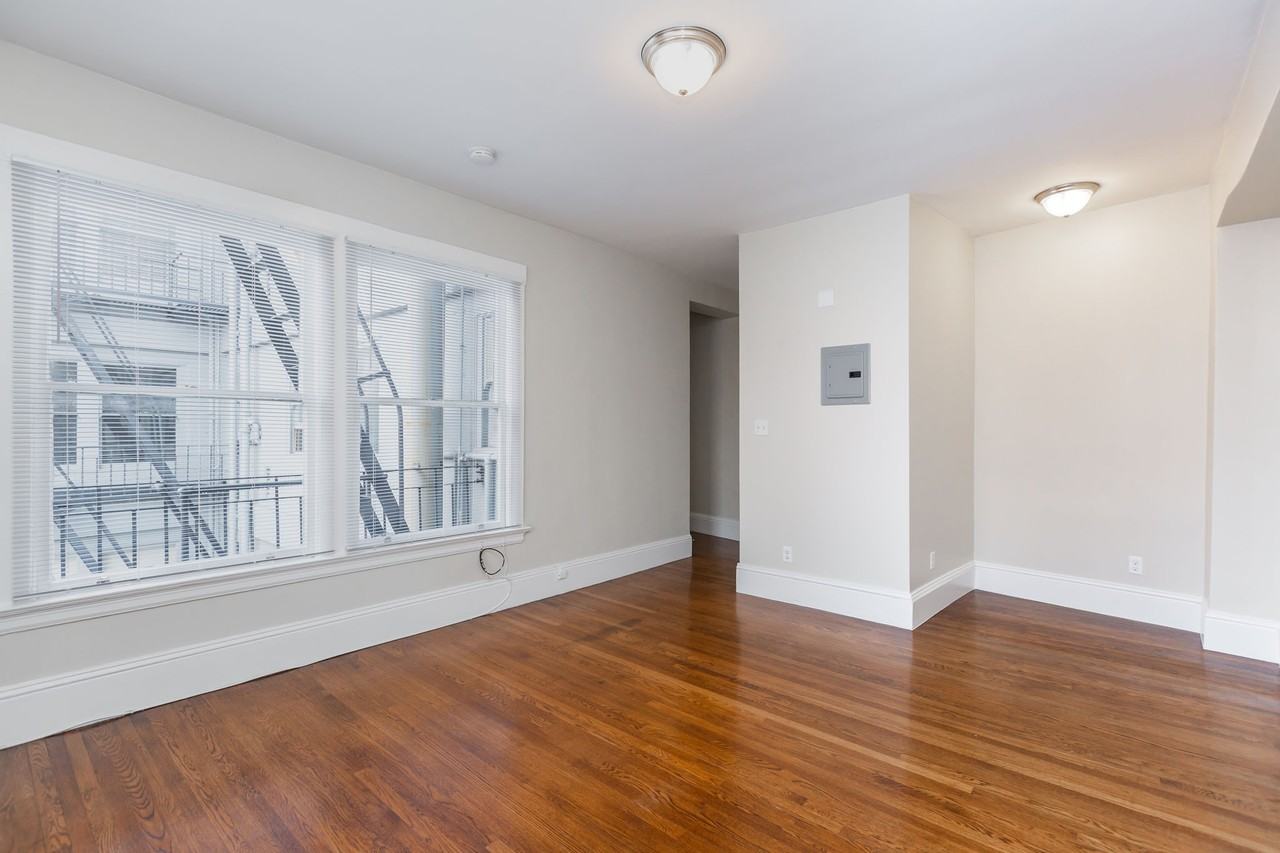 320 Turk - Photo 2 of 10