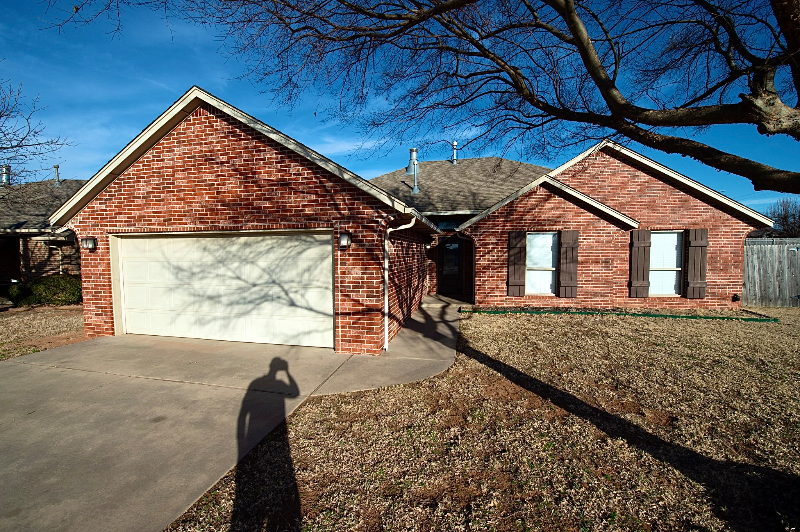 1242 N Shannon Ave - Photo 3 of 20