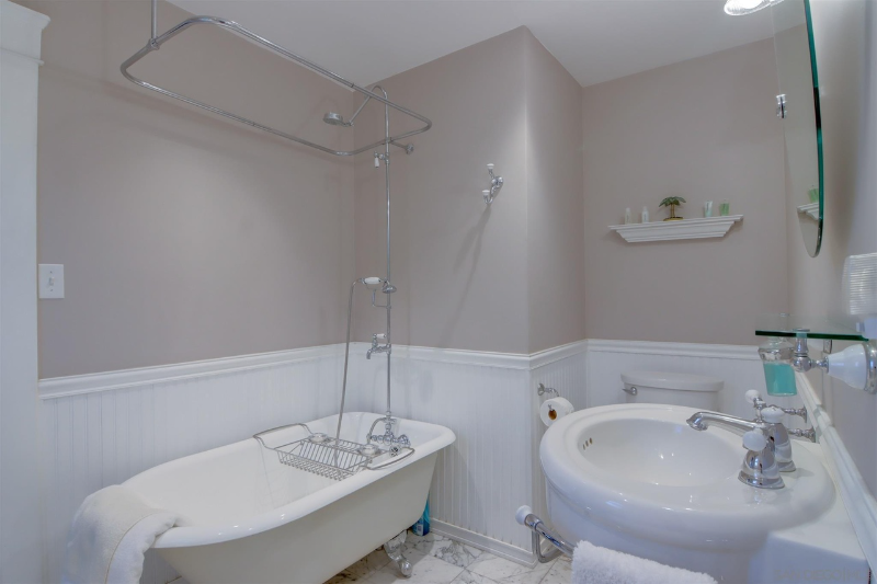 3370 Bancroft St - Photo 5 of 11