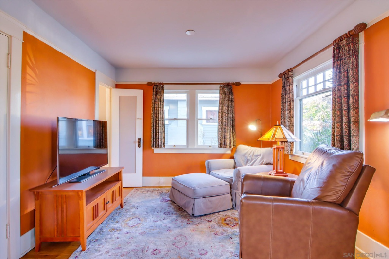 3370 Bancroft St - Photo 6 of 11