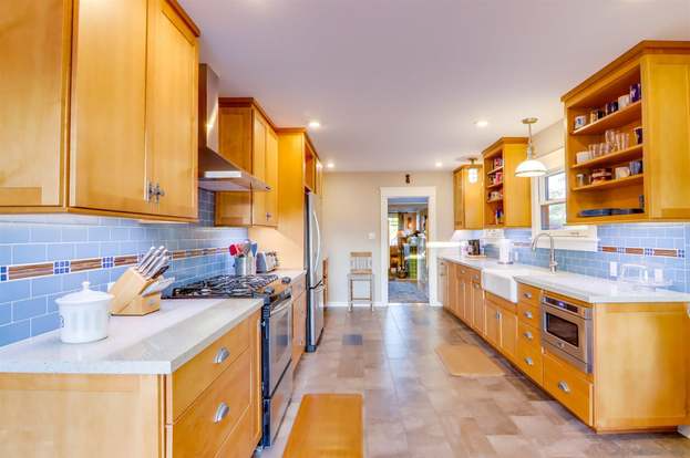 3370 Bancroft St - Photo 7 of 11