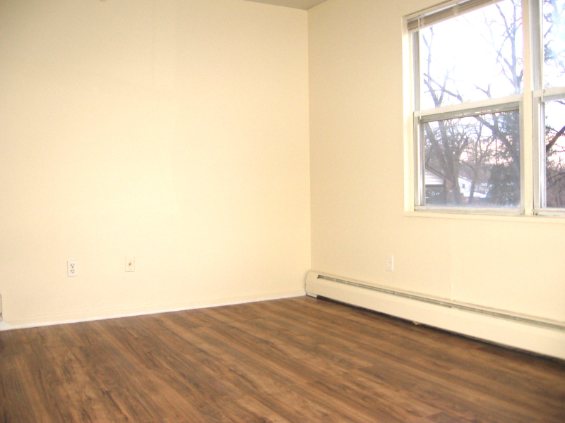 641 S Woodward St - Photo 4 of 7