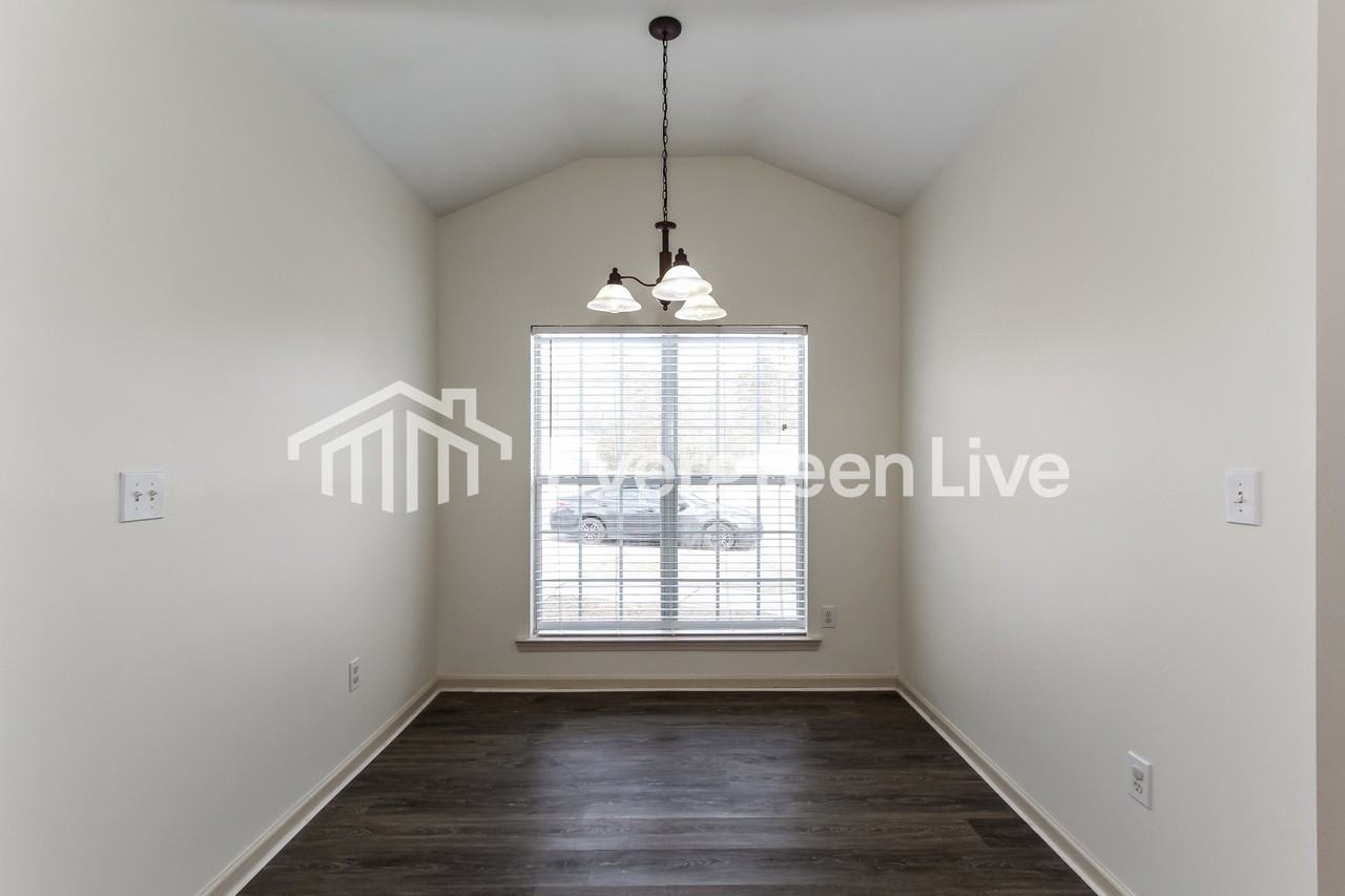 111 Cove Lndg - Photo 4 of 15