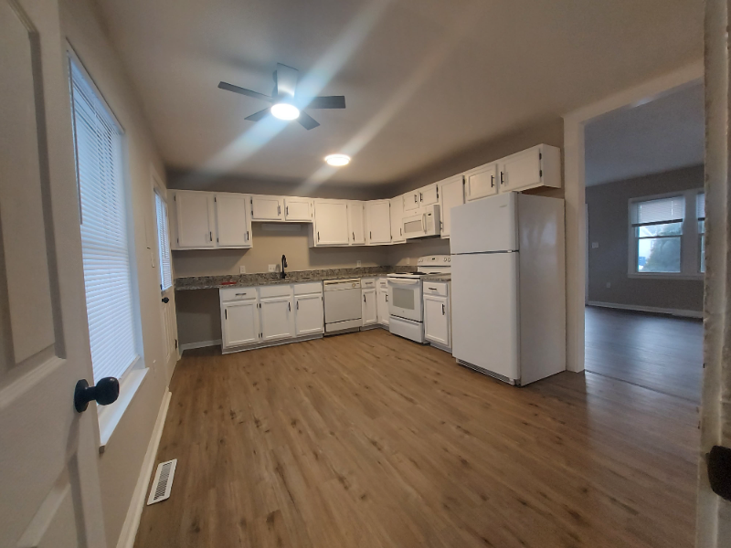 4754 Mcfadden Rd - Photo 2 of 12