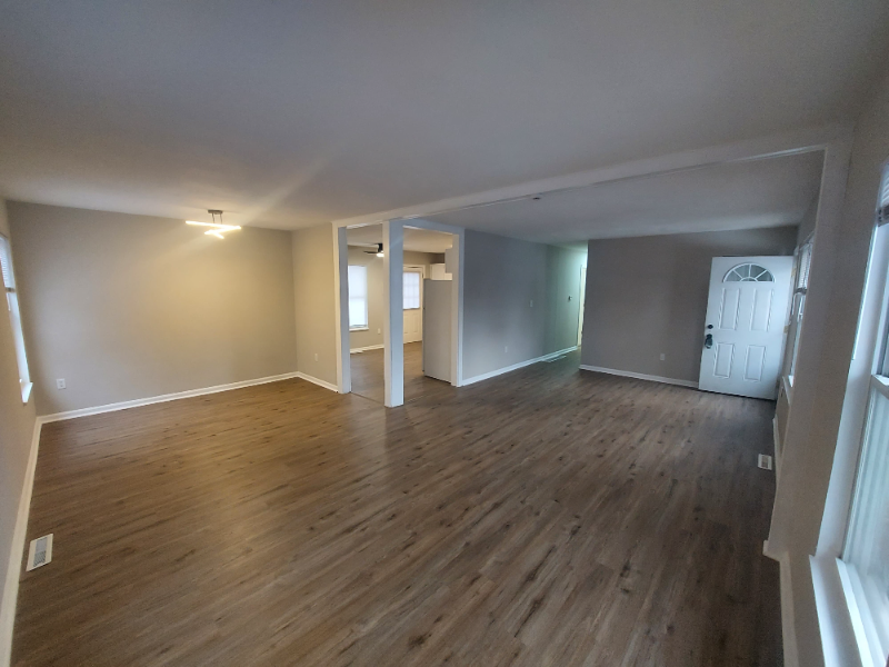 4754 Mcfadden Rd - Photo 3 of 12