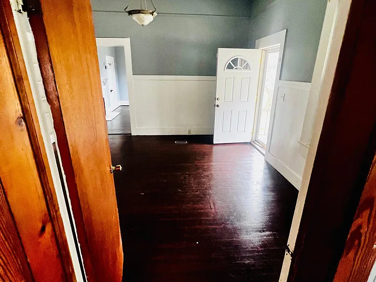 513 Creswell Ave - Photo 3 of 13