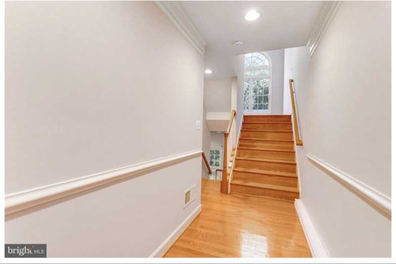 213 Oak Knoll Ter - Photo 3 of 28