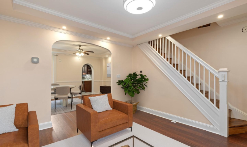 415 N East Ave - Photo 2 of 15