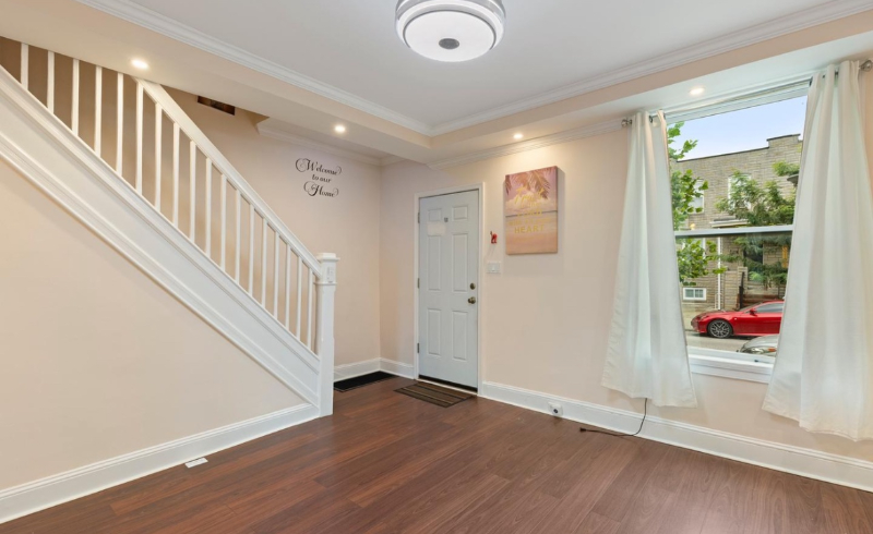 415 N East Ave - Photo 3 of 15