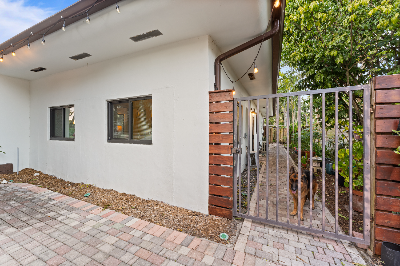 3371 Sw 22nd St #1 - Photo 2 of 18