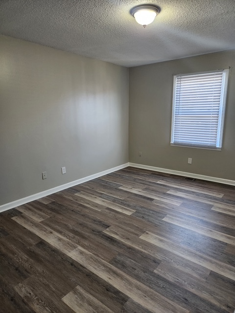 219 W Flower St #D1 - Photo 6 of 9