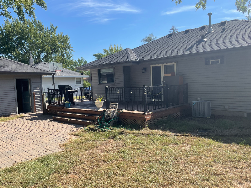 201 91st Ave Ne - Photo 2 of 8