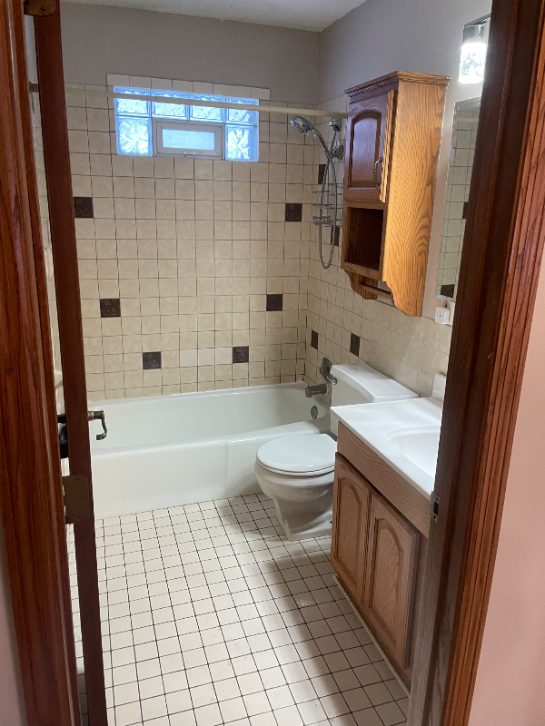 201 91st Ave Ne - Photo 6 of 8