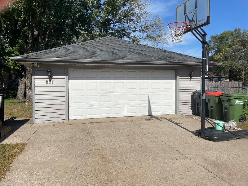 201 91st Ave Ne - Photo 7 of 8