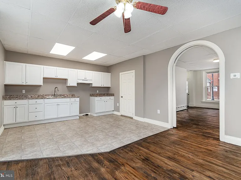 323 Market St - Photo 3 of 20