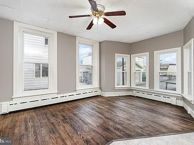 323 Market St - Photo 5 of 20