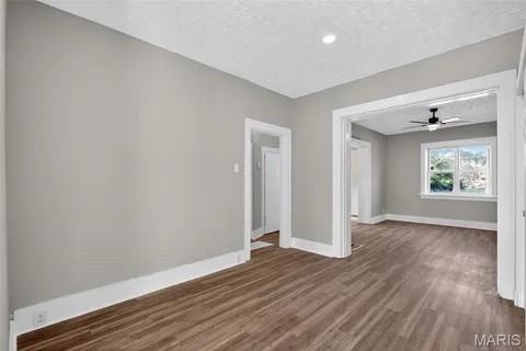 4152 Delmar Blvd - Photo 6 of 13