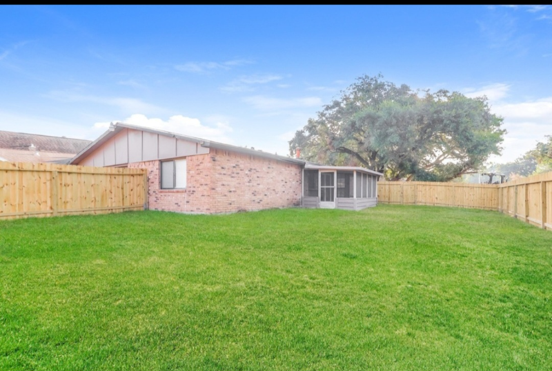 6103 Kemrock Ct - Photo 2 of 10