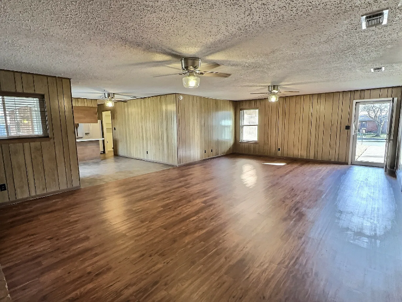 1312 Sherry Ln - Photo 3 of 19