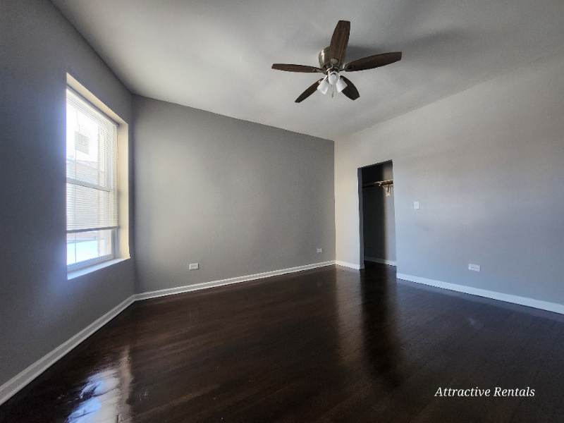 3658 S Indiana Ave - Photo 5 of 17