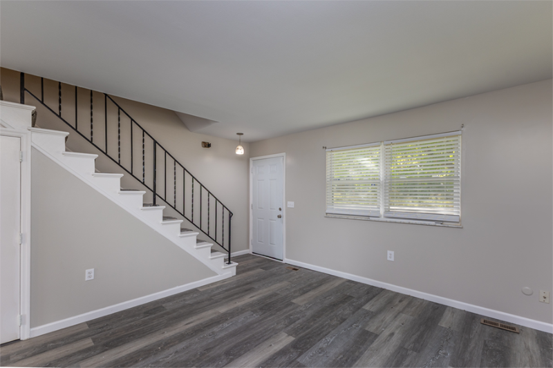 4616 Catalpa Dr - Photo 3 of 11