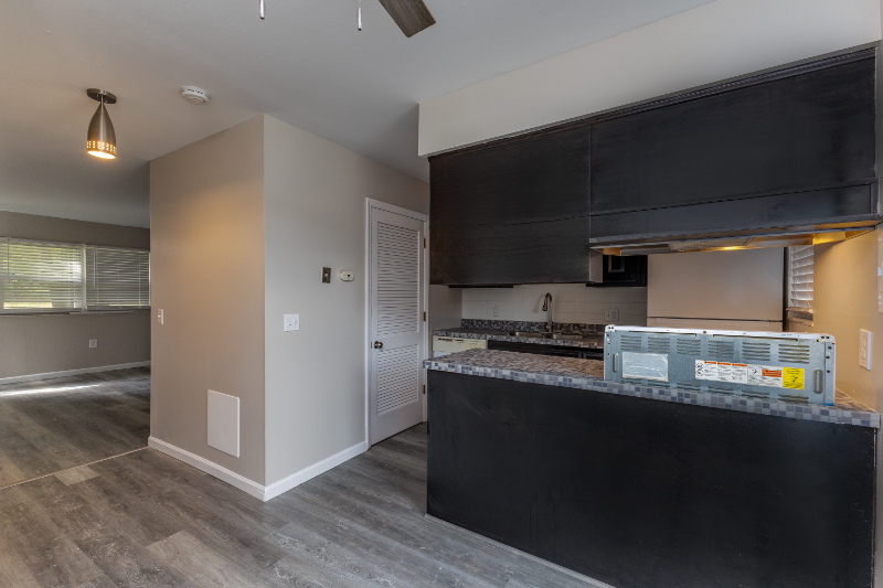 4616 Catalpa Dr - Photo 4 of 11