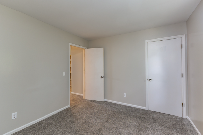 4616 Catalpa Dr - Photo 7 of 11