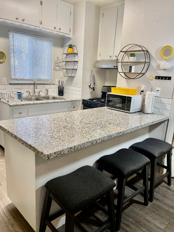 1117 N 11th Ave #A - Photo 2 of 13