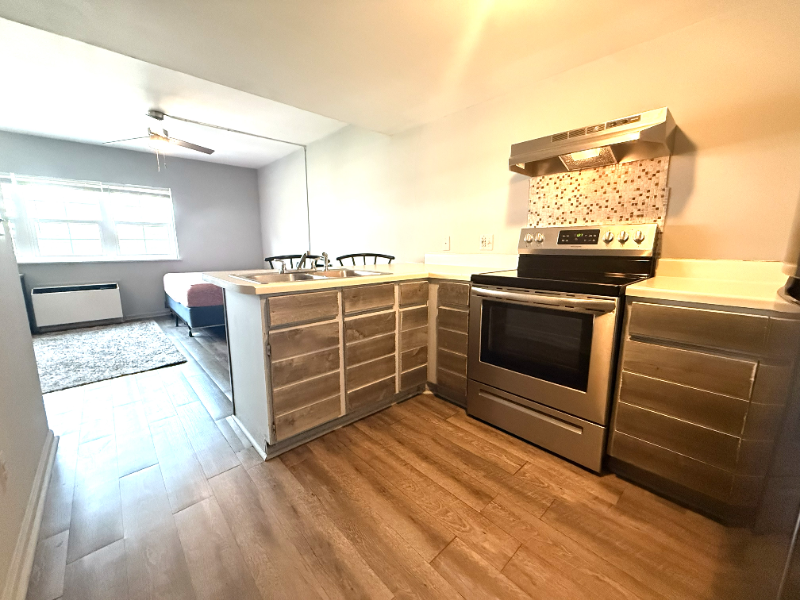 6850 Blue Heron Blvd #606 - Photo 5 of 12