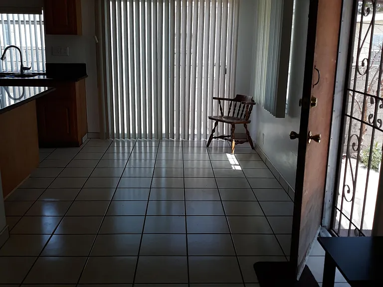 4433 Triggs St - Photo 2 of 8